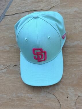 Era San Diego Padres MLB Mint Green Pink Baseball Hat Cap with Pink Logo L XL